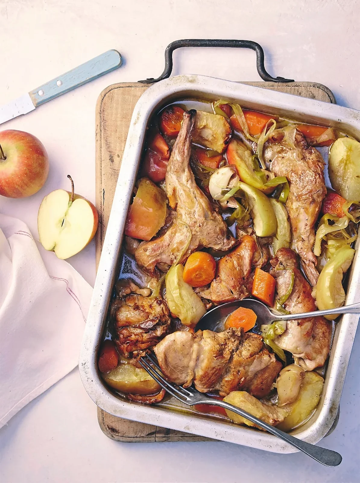 Sauté De Lapin Aux Pommes Et Aux Carottes
