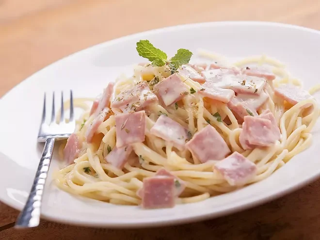 Spaghettis jambon façon carbonara